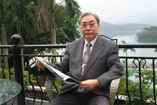 一生風流!曾與小51歲女明星傳出戀情,迎來82歲生日三代幸福同堂