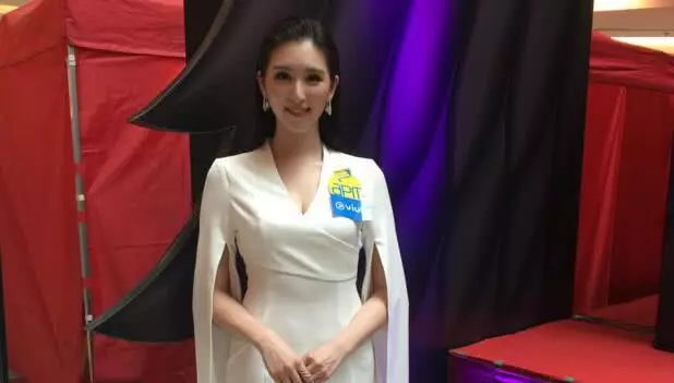 一生風流!曾與小51歲女明星傳出戀情,迎來82歲生日三代幸福同堂