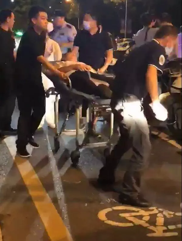 寶馬文身路霸逞兇,持刀砍人反被奪刀砍死!