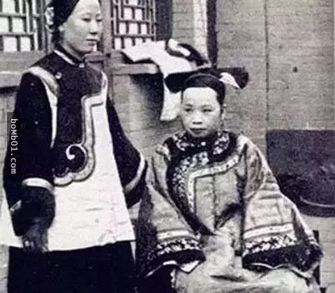 本來很羨慕皇帝可以坐擁後宮佳麗三千的艷福,但看完「歷史現實畫面」後就發現他其實過得比大家都苦…