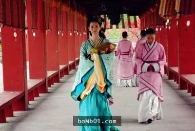 本來很羨慕皇帝可以坐擁後宮佳麗三千的艷福,但看完「歷史現實畫面」後就發現他其實過得比大家都苦…