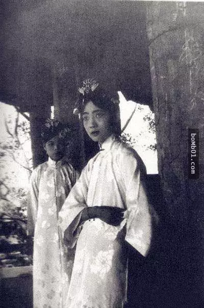 本來很羨慕皇帝可以坐擁後宮佳麗三千的艷福,但看完「歷史現實畫面」後就發現他其實過得比大家都苦…