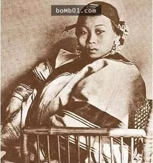 本來很羨慕皇帝可以坐擁後宮佳麗三千的艷福,但看完「歷史現實畫面」後就發現他其實過得比大家都苦…