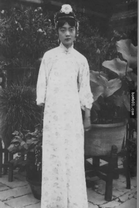 本來很羨慕皇帝可以坐擁後宮佳麗三千的艷福,但看完「歷史現實畫面」後就發現他其實過得比大家都苦…