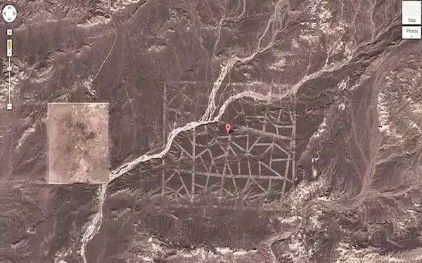 8個Google地球拍下的「看2秒就會全身發冷」詭異照片 最可怕的竟是這片「什麼都拍不到」的雪地...