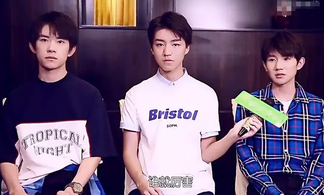 【不知道還能不能撐下去~】TFBOYS五周年採訪互不理睬?跟以往採訪氛圍有很大區別!
