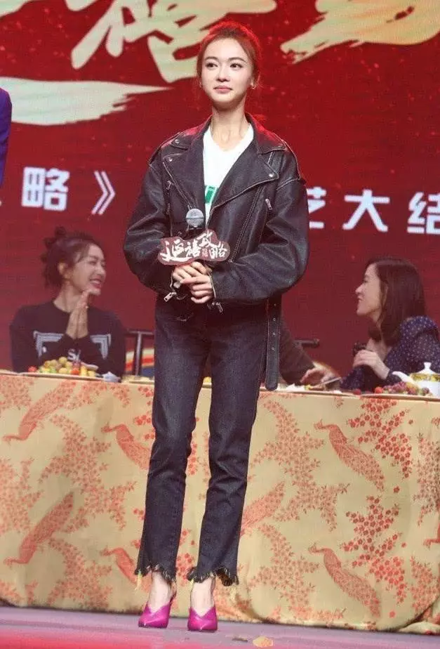 《延禧攻略》慶功宴秦嵐最美,佘詩曼最有氣質,吳謹言的腿好尷尬