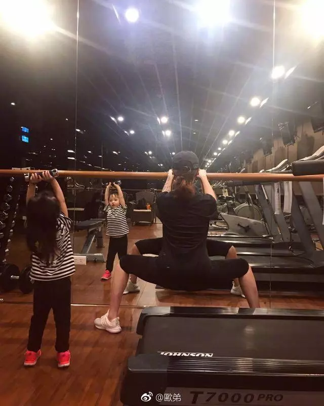 歐弟喜迎二胎「鬧烏龍」,可他老婆生產時連妝都沒卸!