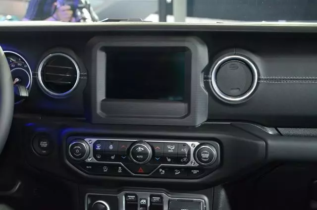 全新牧馬人領銜 Jeep三款重磅車型提前曝光