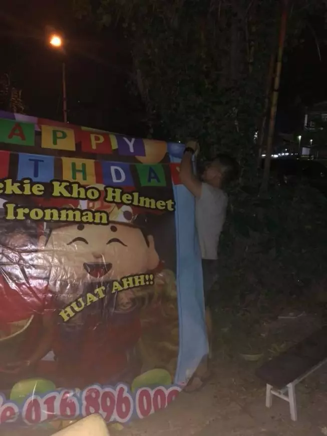 【壽星被惡搞!】生日不要出來?友人直接帶舞獅上門!還敲鑼打鼓放鞭炮!網友笑噴:過年還是過生日?