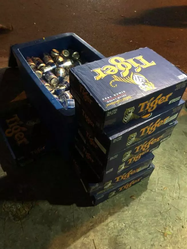 【壽星被惡搞!】生日不要出來?友人直接帶舞獅上門!還敲鑼打鼓放鞭炮!網友笑噴:過年還是過生日?