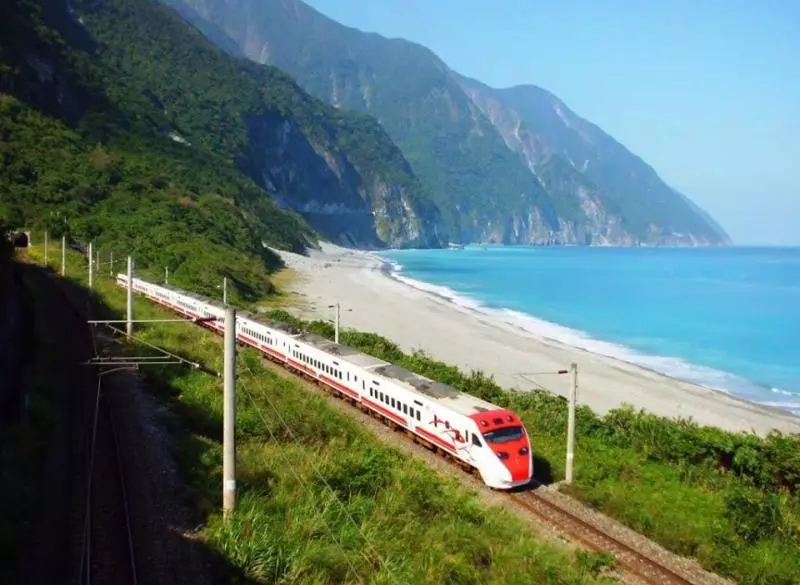 注意!台鐵10月大改點,高達440班次受影響!台中、高雄新增12站!