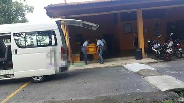 新山14歲女孩為情所困,商場跳樓結束生命,死前留在手機裡的內容,卻讓人大吃一驚