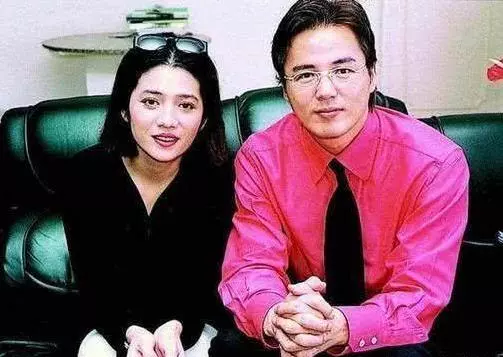 林瑞陽前妻曾哲貞18歲兒子照片曝光,怪不得一定要他進娛樂圈!跟張庭兒子比較,差距很大!