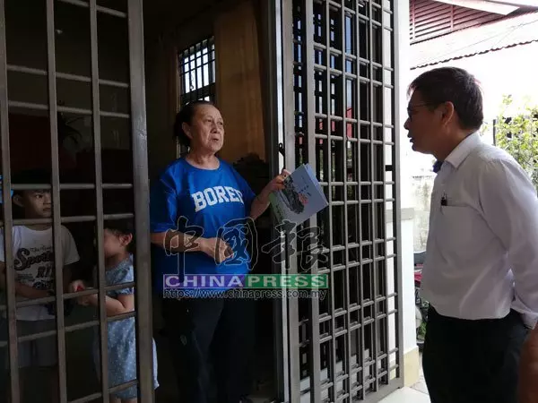摩哆匪當街搶腳車華裔老婦被推倒送命