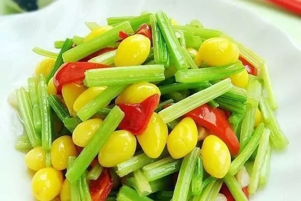 吃芹菜會影響精子嗎?醫生:這些事才最傷精子,很多男人控制不住