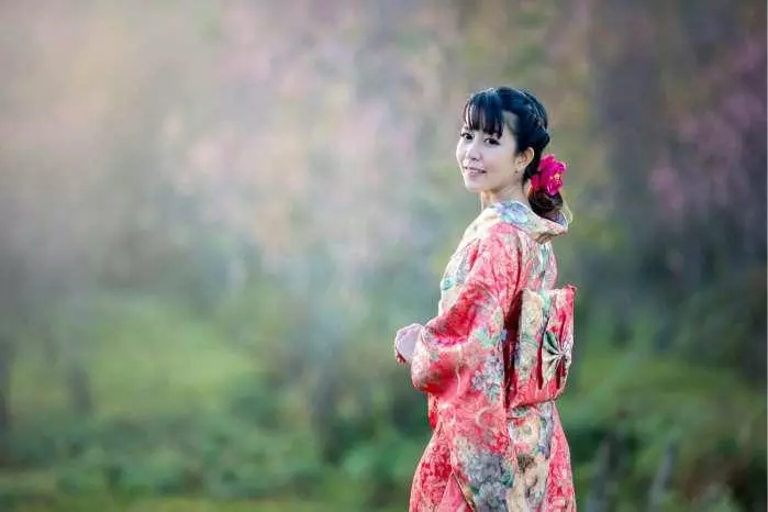 日本女性穿和服時不穿內褲的,和服裡藏著不可告人的祕密?