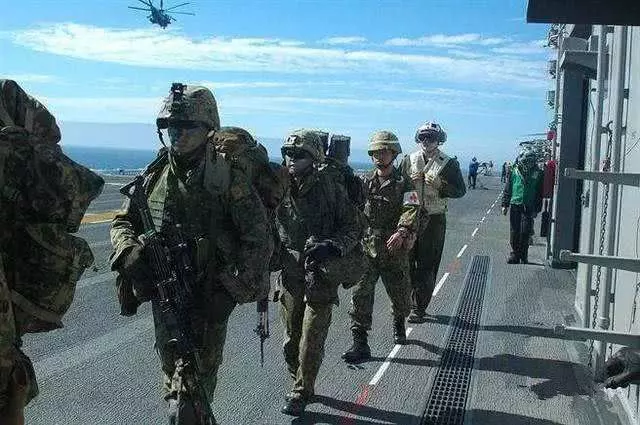 36噸彈藥狂轟,2400名日軍士兵趁勢登陸:日本為奪取北方四島拼了