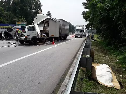 羅釐追尾撞轎車引發連環撞1死3傷