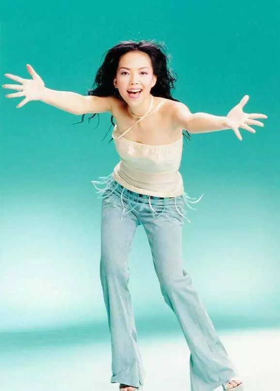 46歲張惠妹近照曝光,身體暴瘦堪比少女,看到她的腿網友大呼:那個女神又回來了 -