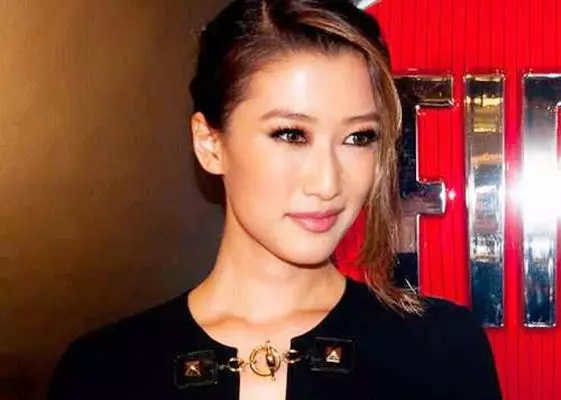 謝賢曾想他做女婿,但謝婷婷嫌棄他不上進,如今兒女雙全很幸福