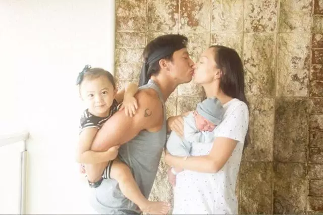 謝賢曾想他做女婿,但謝婷婷嫌棄他不上進,如今兒女雙全很幸福