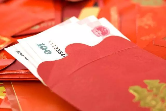 全家人給婆婆過生日,吃飯時聽妯娌一席話,我深知自愧不如
