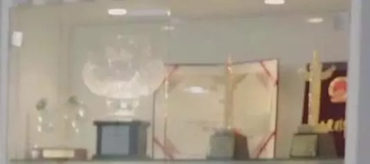 劉德華工作室罕見曝光,柜子上擺滿獎盃,六座金像獎搶眼!