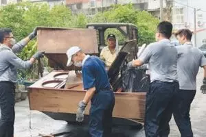 大道車禍下車指揮交通姐妹被撞姐傷妹死
