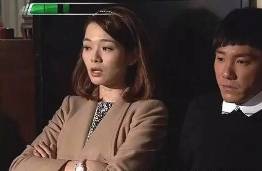 從小被父母拋棄,劉德華出錢培養他,今娶圈內嬌妻,幸福美滿