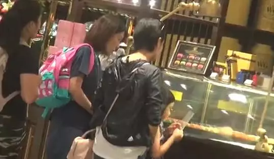 朱茵教育女兒有一手!先開口訓斥女兒後給個甜頭~~~