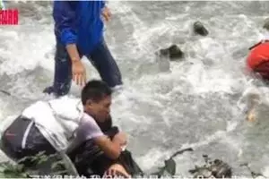 真的很恐怖!雲頂奪命車禍視頻曝光!猛烈撞擊導致1死13傷!(內有視頻