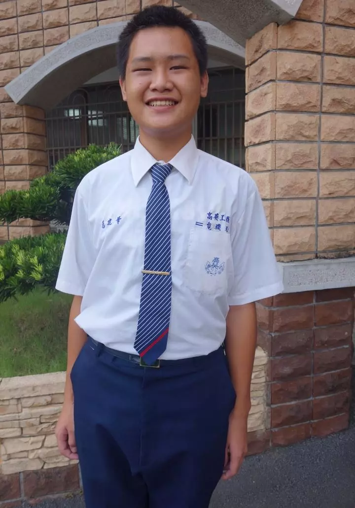 阿嬤救回跳海女子還領養對方孩子....最後孩子長大成了優秀人才回報阿嬤令人動容!