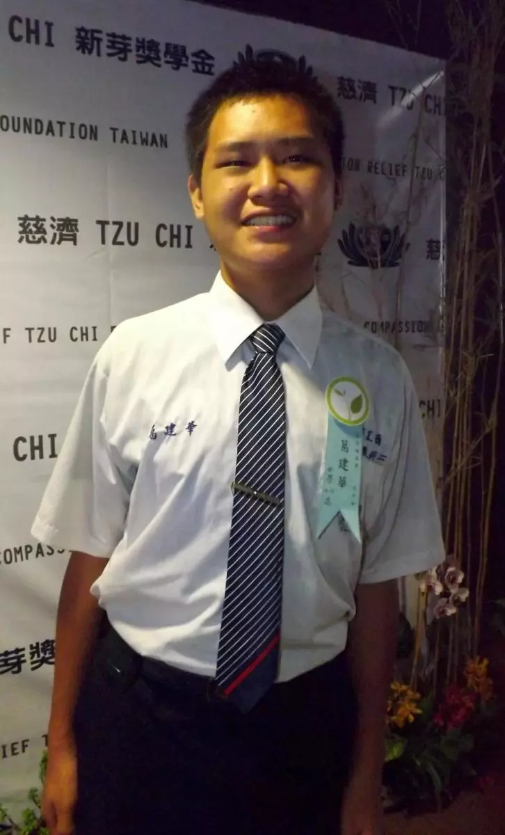 阿嬤救回跳海女子還領養對方孩子....最後孩子長大成了優秀人才回報阿嬤令人動容!