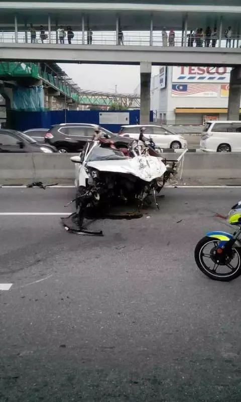 【今早恐怖死亡車禍】羅釐與轎車猛撞司機重傷及一名華裔青少頭部爆裂當成身亡【內有視頻】
