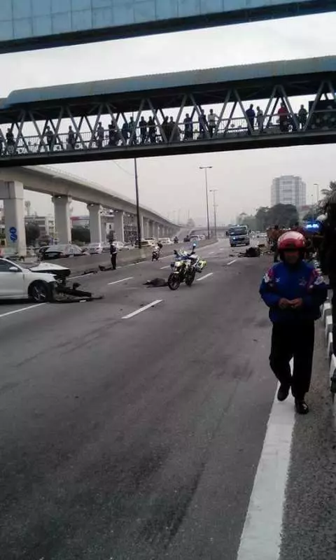 【今早恐怖死亡車禍】羅釐與轎車猛撞司機重傷及一名華裔青少頭部爆裂當成身亡【內有視頻】