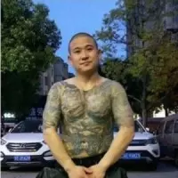 馬英九挑園輔選 大湳市場掃街攤商高呼「選總統」