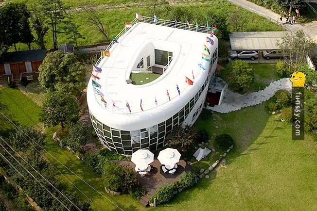 15個雖然長得超詭異 但會讓你超想住進去幾天的「怪異房子」!