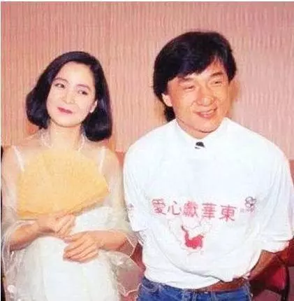 成龍三位前女友現狀對比,一個比一個慘,吳綺莉還不是最慘的!最慘的是她...