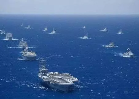 14艘巨艦出現在家門口,日本這下慫了,俄:還要不要北方四島了?