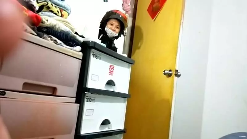 別再說全職媽媽很輕鬆!一天的「爸爸日」就足以讓人崩潰,老婆進家門的瞬間,先生就像看到人生的希望