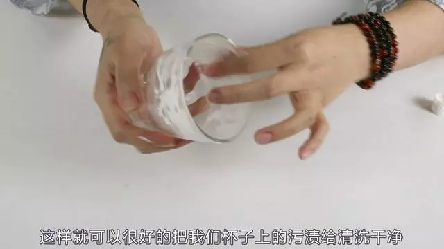 把牙膏塗抹在腳底,還有這作用?可惜很多人都不知道,學起來吧