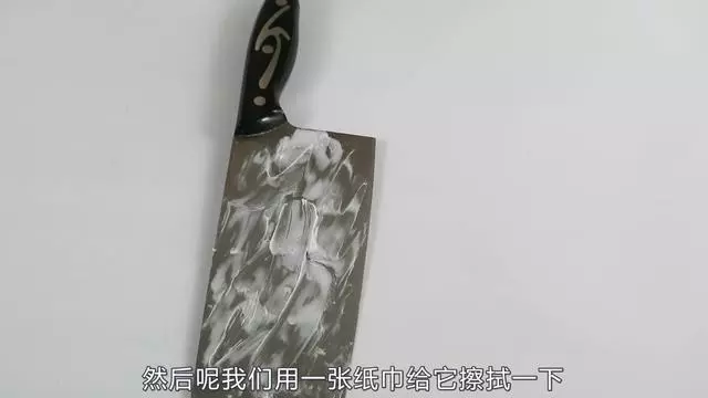 把牙膏塗抹在腳底,還有這作用?可惜很多人都不知道,學起來吧