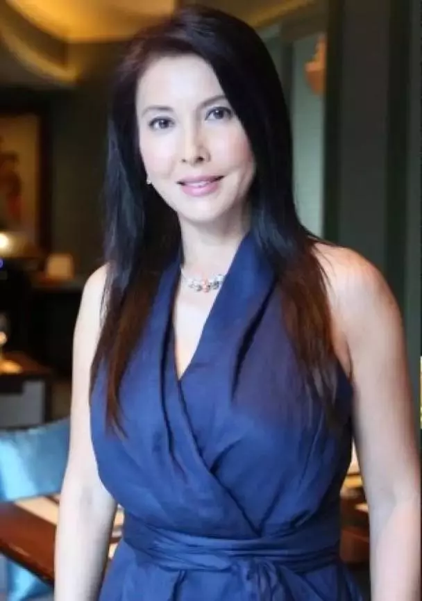 50歲前TVB一線花旦復出參演《再創世紀》曾與影帝拍拖八年