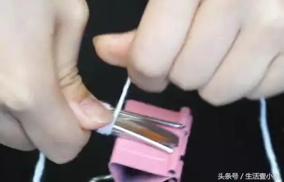 活了25年才知道,把兩個勺子綁在一起,放廚房裡,全家人搶著用