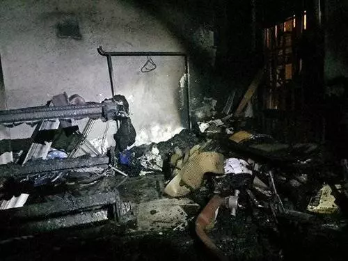 ◤太恐怖◢疑地下錢莊追債,鎖門縱火圖殺華裔一家七口!