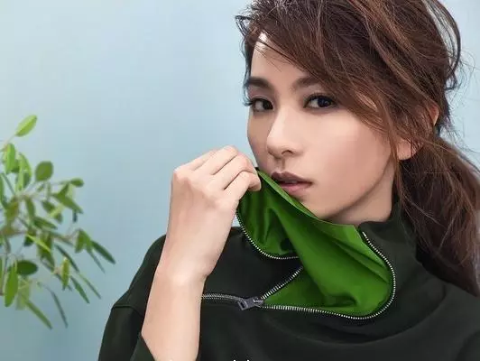 SHE中唯一的單身,被林俊傑苦追十多年,今35歲未婚選擇凍!