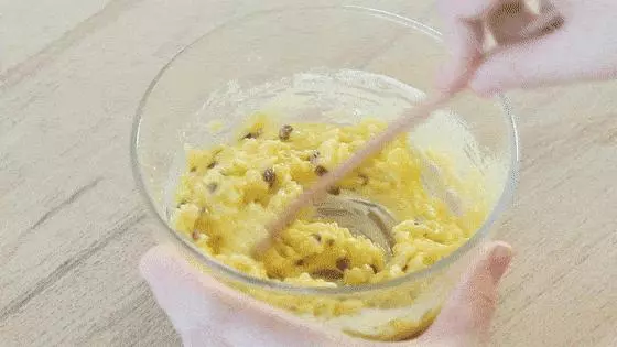 別再倒掉剩米飯了,簡單一做就成了寶寶最愛的蛋糕,好吃又營養!