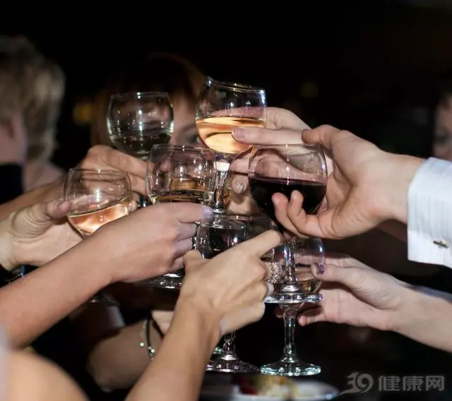 4種人每喝一次酒,都行走於生死之間!是時候戒了