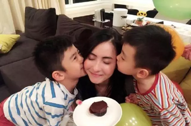 38歲謝霆鋒和46歲李亞鵬近照,差別巨大,網友:王菲丟了個好老公~~~